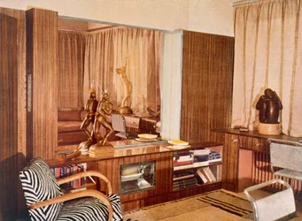 Wohnzimmer entworfen von Serge Chermayeff für den Bildhauer A.G. Grinling, aus Farbkonzepte für das moderne Zuhause von Derek Patmore, 1933
